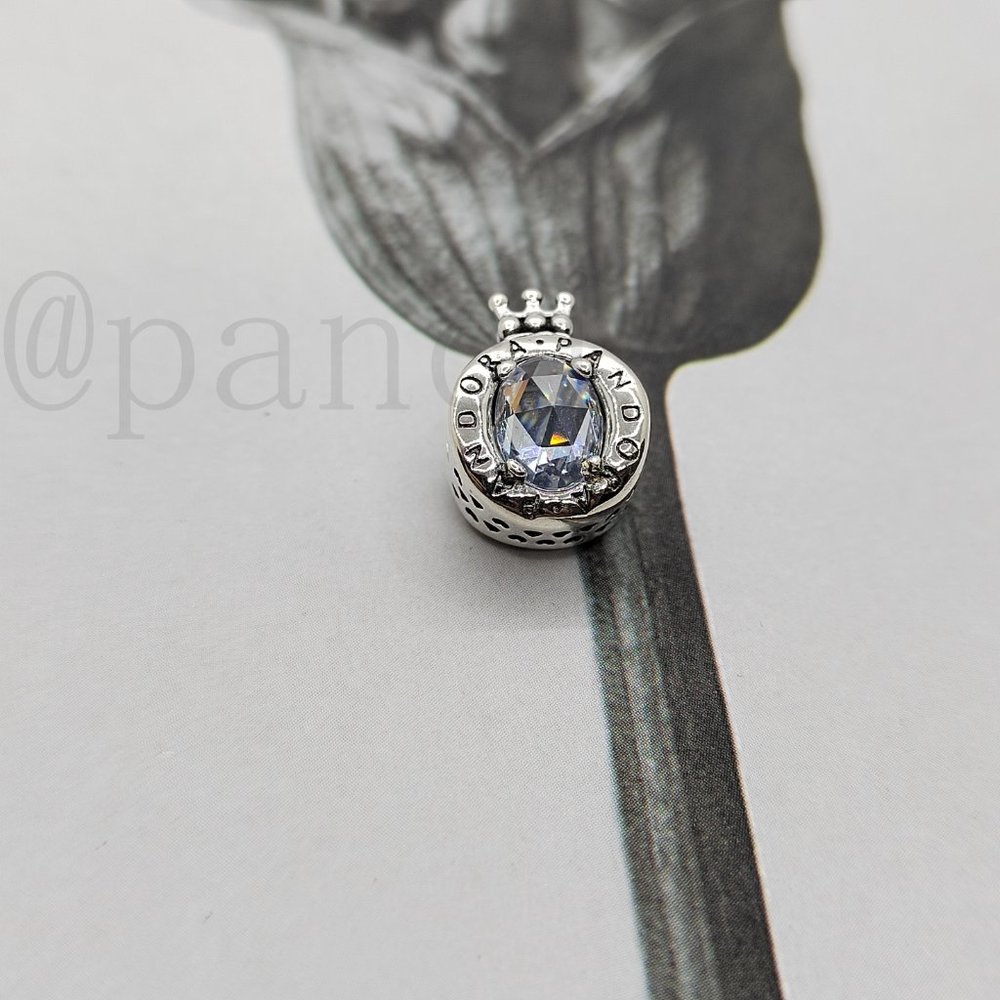 Pandora Transparent Shining Crown Charm